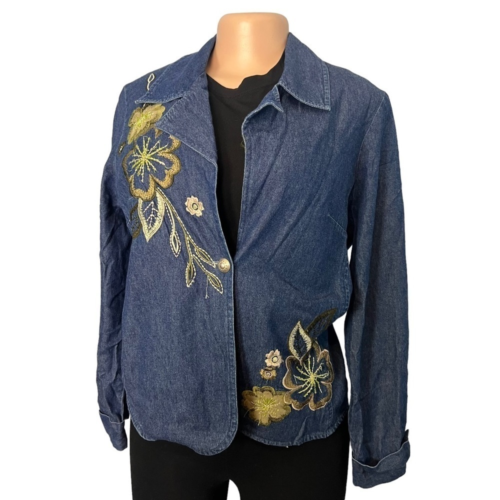 3/$30 ☀️ Tantrums Vintage Denim Embroidered Green Floral Jacket
